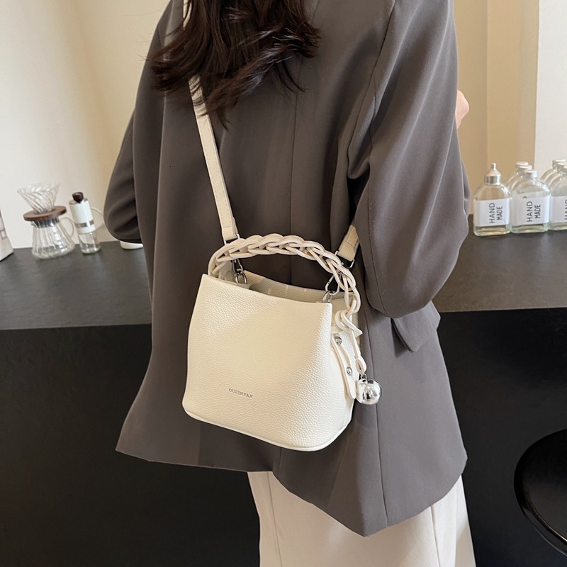 Luxury Brand Designer Bag High-End Handheld Bucket Bag 2024 New Korean Style Soft Leather Litchi Texture Large Capacity Shoulder Crossbody Bag Trendy