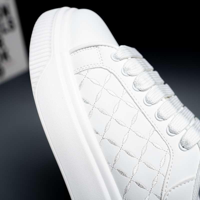 designer Men's shoes 2025, thick-soled white sneakers, Korean version, fashionable and versatile, flat casual sports shoes, three-dimensional che