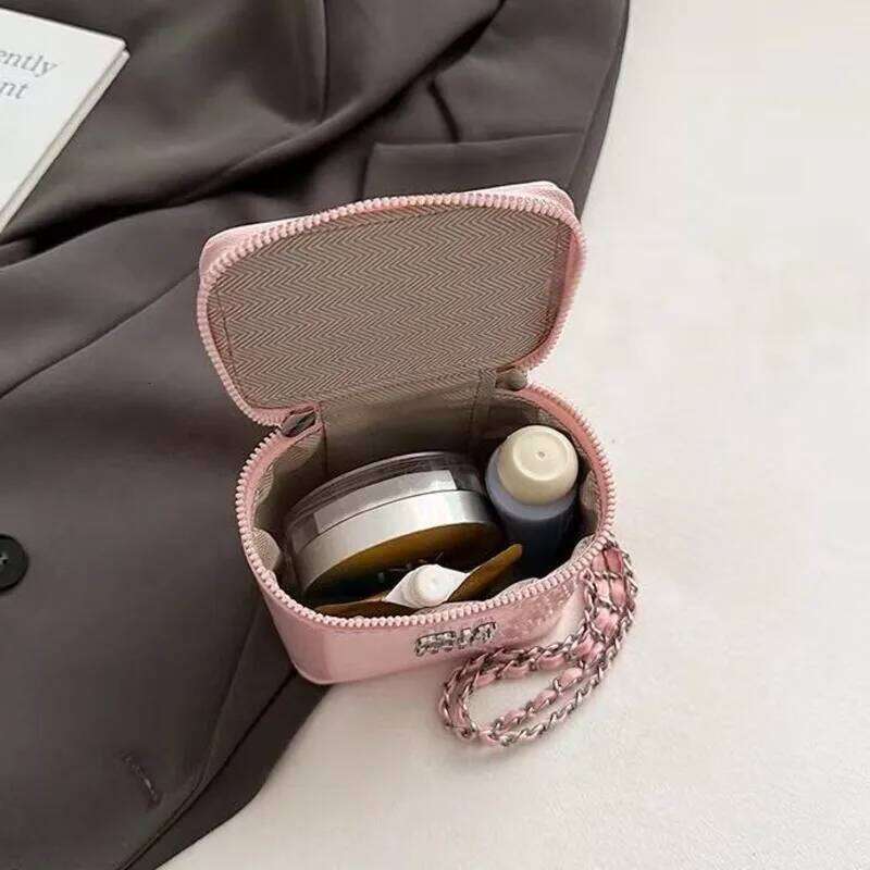 Hand-Held Small Square Women's Versatile Temperament Forest Fashion Light Personality Design Single Shoulder Messenger Bag