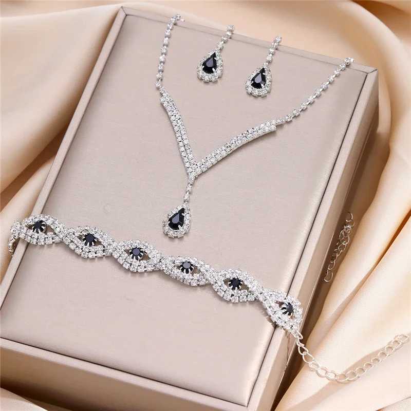 3 Pcs Luxury Rhinestone Bride Jewelry Set for Women Black Water Drop Crystal Earrings Wedding V Necklace Eye Fashion Z250607