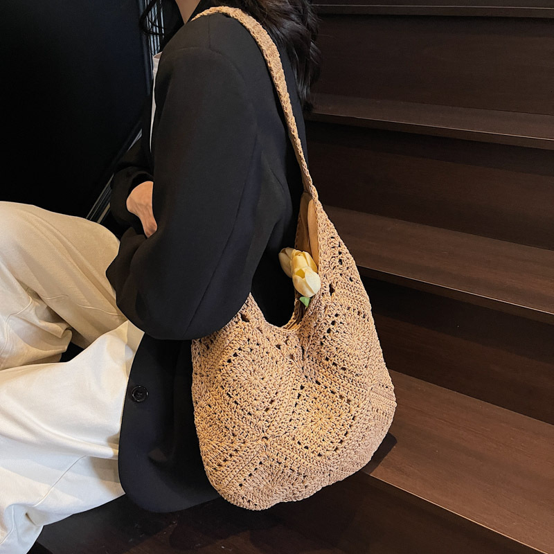 designer Large Capacity Woven Bag 2025 New Hook Flower Shoulder Bag Forest Style Hollow Cotton Beach Bag Vacation Tote Bag