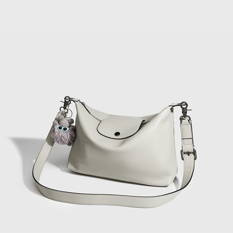 Free Shipping 2025 Spring Designer Bags Summer New Handbag Underarm Bag Messenger Bag Luxury High-end Single Shoulder Fashion Casual Large Capacity Wo