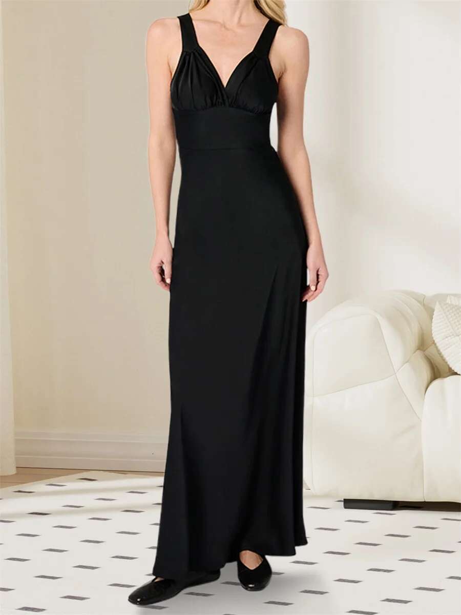 Elegant Floral Print Sleeveless Maxi Dress with Plunging V-neckline and Open Back Detail for Womens Summer Fashion