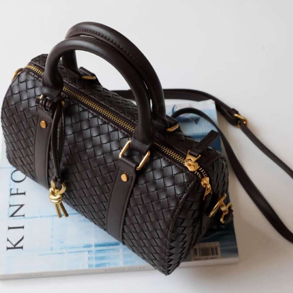 Autumn Winter New Woven Pillow Boston Handbag Women's Fashion Trend Large Capacity Shoulder Crossbody Bag GUHUISHU