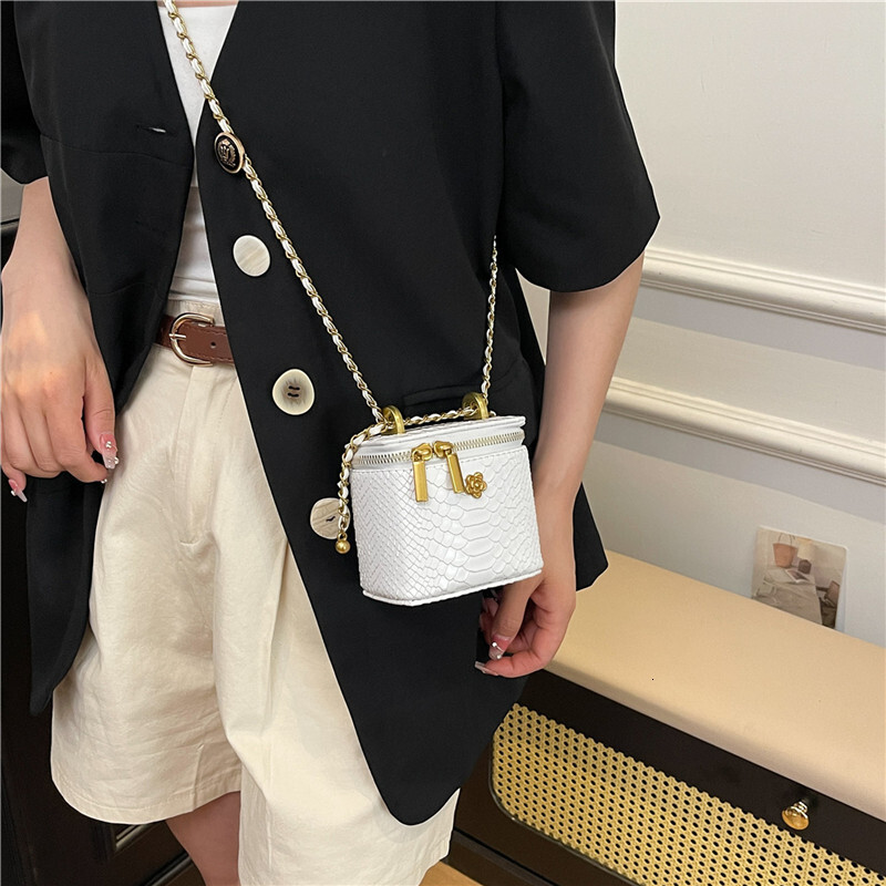 designer Textured Mini Square Bag for Women Versatile Casual Fashion Lipstick Coin Earphone Bag High-end Chain Crossbody Bag