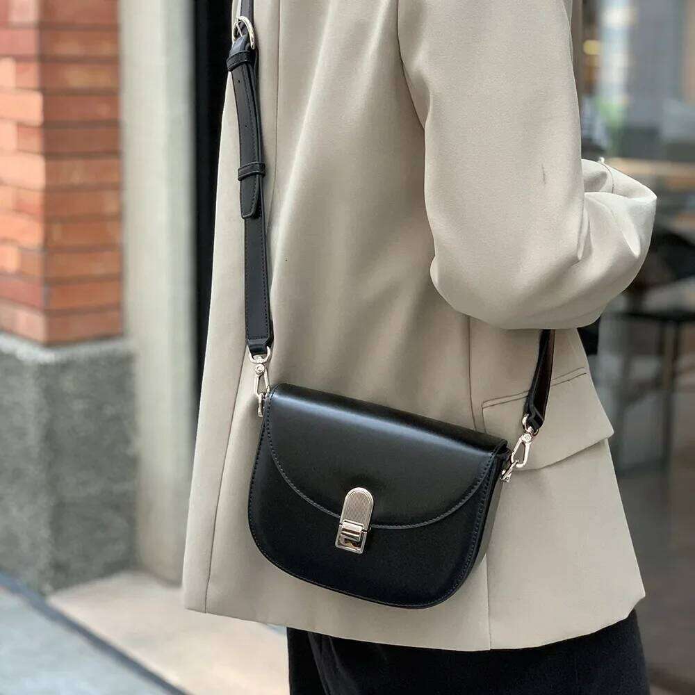 2025 Spring New Fashionable Soft Leather Crossbody Women's Versatile Wide Strap Half-Round Saddle Bag Shoulder