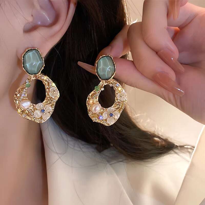 Japanese and Korean Style Luxury Simple Personalized Hollow Out Geometry Flower Fine Jewelry Earrings