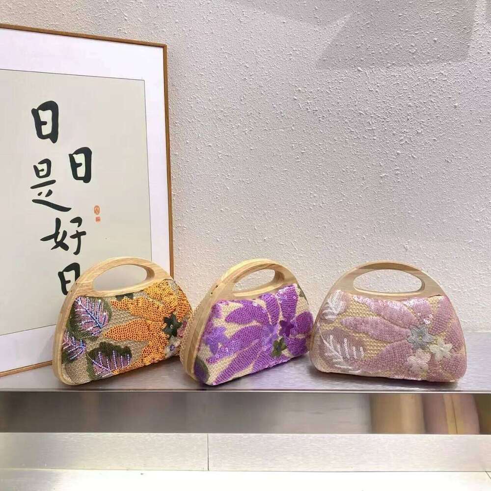 FIRMRANCH Special Wooden Sequin Embroidery Flower Handbag For Evening Party Gentle Aristocratic Temperament Bead Shell Bag