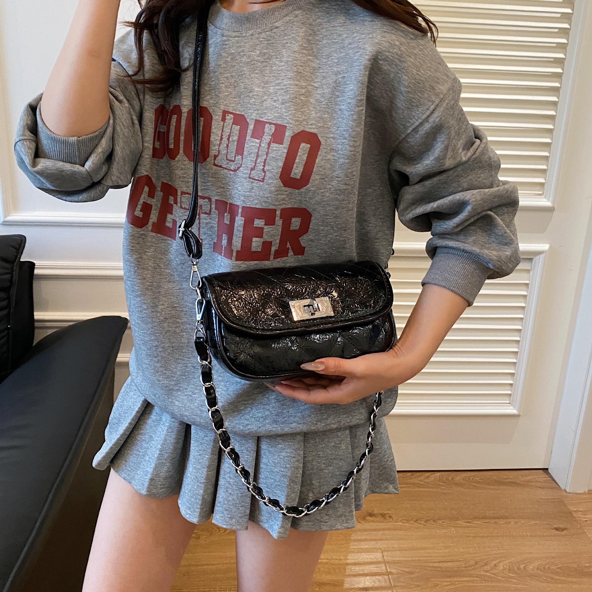 designer Quilted Embroidered Small Bag for Women 2025 New Fashion Versatile Underarm Small Square Bag Trendy Casual Chain Crossbody Bag