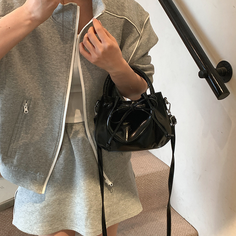 designer Korean Niche Handheld Basket Bag for Women 2025 New Spring Summer Trendy Fashion Bucket Bag with Bowknot Crossbod