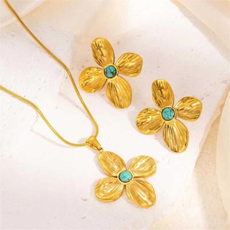 EILIECK 316L Stainless Steel Gold Color Bear Flower Necklace Earrings Set For Women New Party Gift Waterproof Jewelry Set Bijoux Z250607