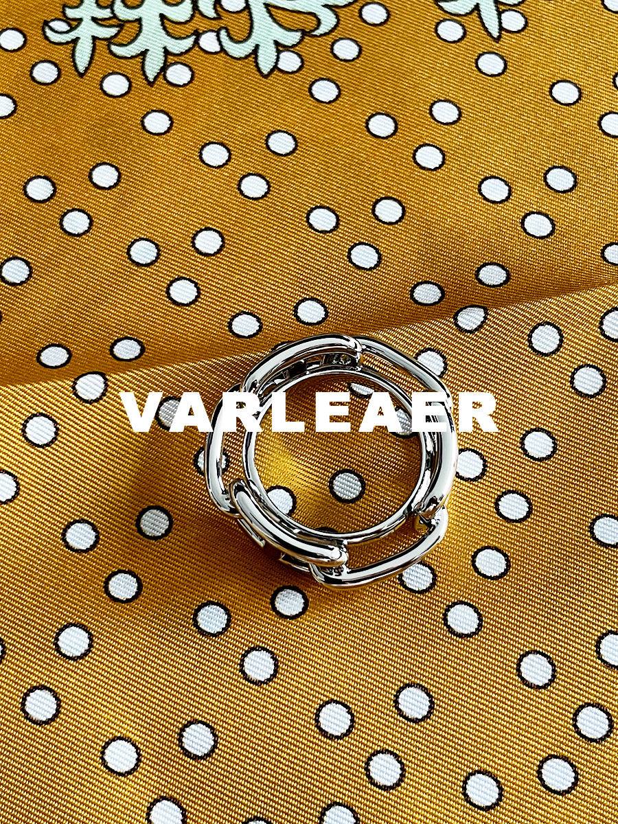 Hollow Scarf Buckle Fashion Shawl Holder Accessories Scarfs Button Jewelry Scarf Rings Silver Metal Ring Clip Female Gift Accessories