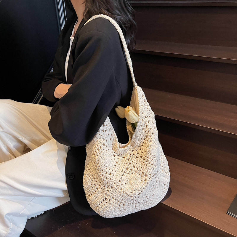 designer Large Capacity Woven Bag 2025 New Hook Flower Shoulder Bag Forest Style Hollow Cotton Beach Bag Vacation Tote Bag