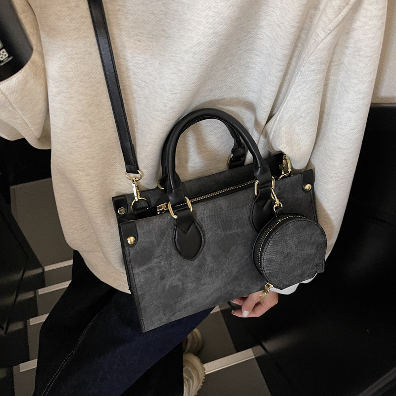 designer Color-Block Handbag for Women 2025 New Versatile Textured Stylish Tote Bag French Commuter High-End Crossbody Bag