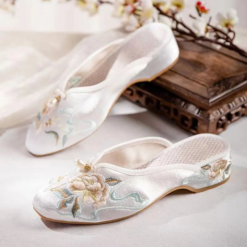 Spring Summer Womens style Baotou Half Slippers Ethnic Style Pointed Silk Satin Embroidered Home Cloth Slippers Casual Slippers 250603