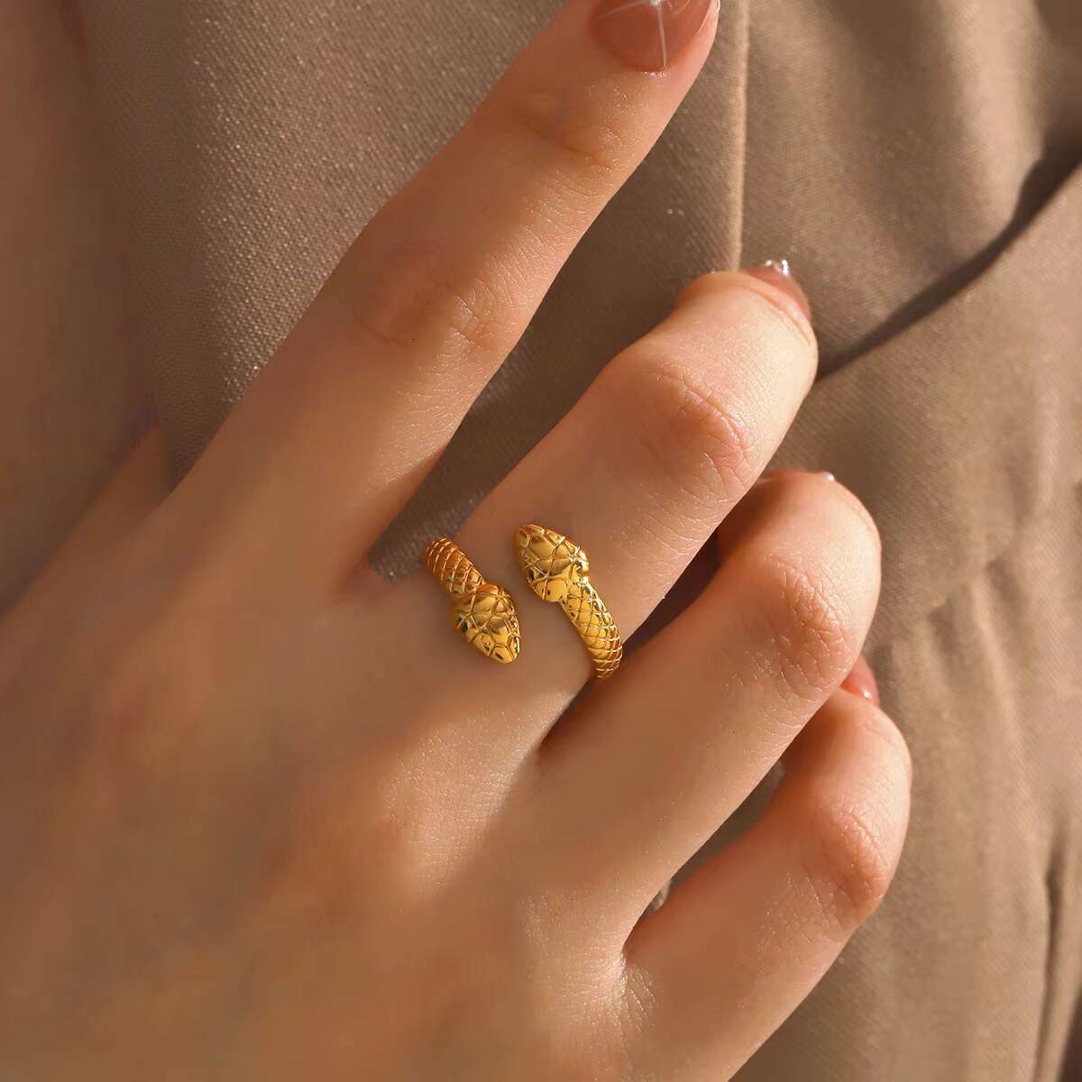 New Popular Boutique Jewelry Simple Stainless Steel Snake Ring Adjustable Classic Womens Casual Ring