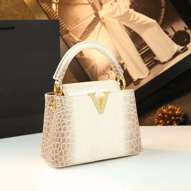 2025 New Crocodile Pattern Leather Women Handbags Fashion Small Shoulder Messenger Bag Portable Crossbody Shell Bags
