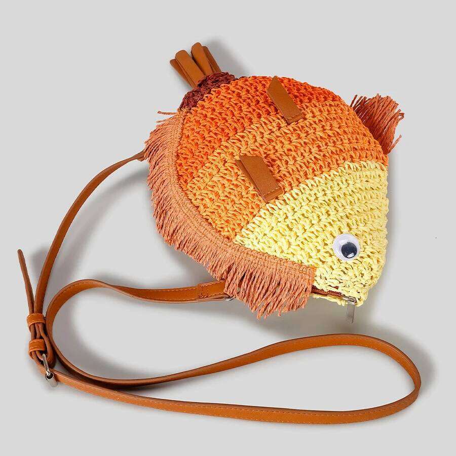 Creative Fish Shaped Straw Shoulder Bags Funny Paper Woven Crossbody Cute Handmade Summer Beach Bag Novelty Holiday Purses