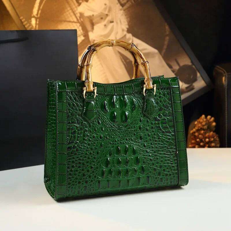 New 2023 Hong Kong Top Brand Crocodile Leather Tote Handbag High-end Feel Midlife Women's Crossbody Mom Bag