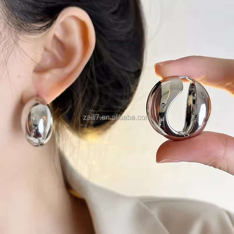 Luxury Unique Womens Stud Earrings Minimalist Cool-Neutral Style Smooth-Surface Round Ear Rings Gold Plated