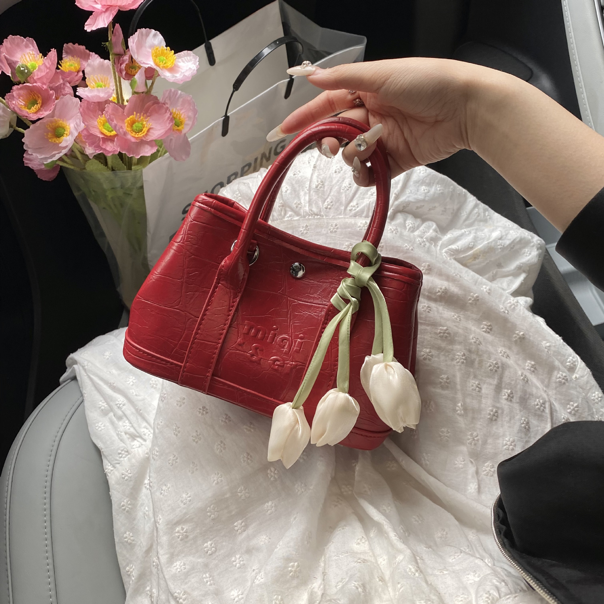 designer Korean Style Handbag for Women 2025 New Summer Commuter Simple Crossbody Bag Fashionable Textured Shoulder Bucket Bag