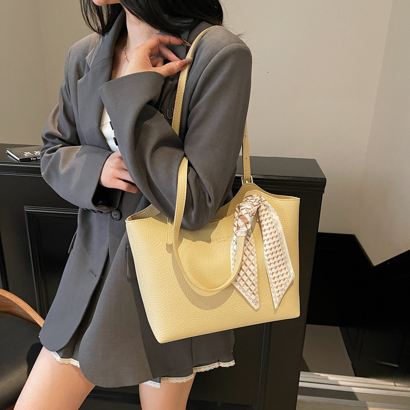 designer Large Capacity Vintage Underarm Bag for Women 2025 New Trendy Fashion Single Shoulder Bag Casual Class Commuter Tot