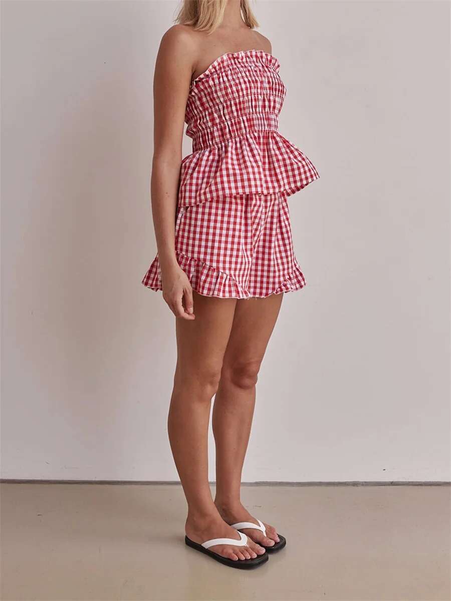 Womens 2-piece Floral Print Off-shoulder Crop Tops and High Waist Ruffled Shorts Set for Beach Vacation Outfits