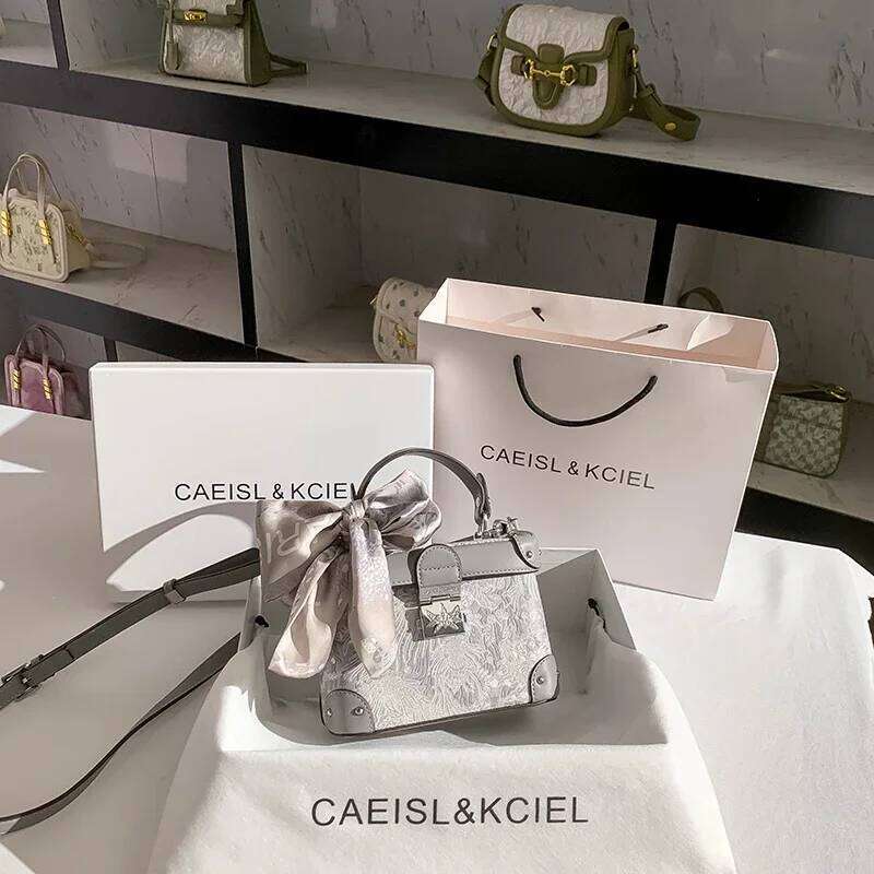 Delicate Embroidery Floral Square Handbag With Scarves New Fashion Shoulder Crossbody Bag Fro Party And Daily Use