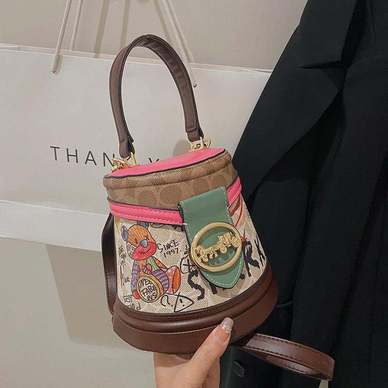 Designer Bag Luxury Bag Hot Free Shipping Shoulder Bag Designer Shoulder Shoulder For Woman Spring And Summer Daily Outfit Flap Classic Cross