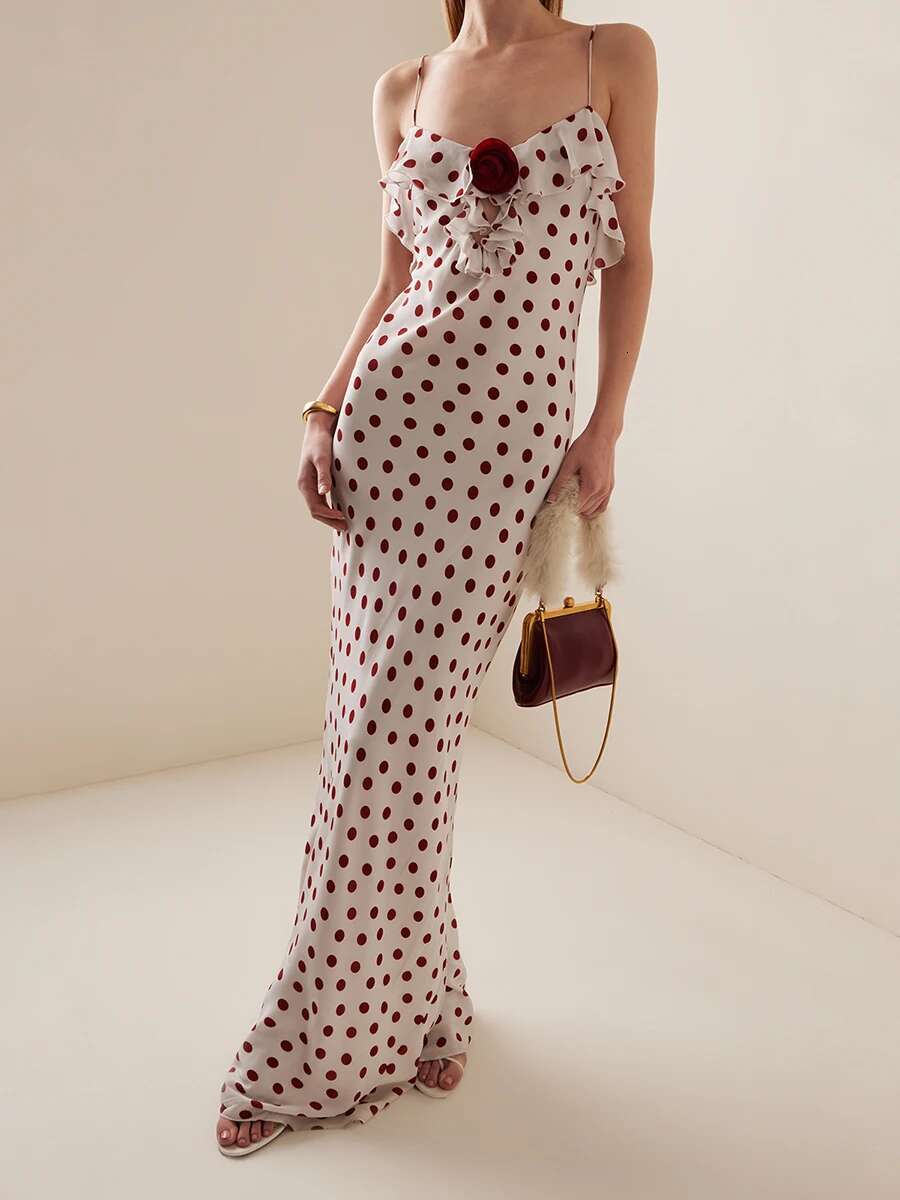 Elegant Off-shoulder Maxi Dress with Ruffle Detail and V-neckline Sleeveless Bodycon Dress for Summer Parties and Events