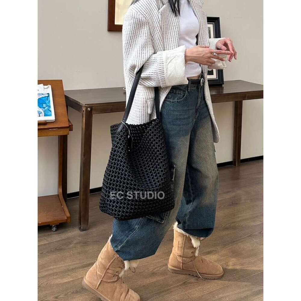 Hollow Out Tote Casual New Handwoven Bucket European Style Large Capacity Shoulder Underarm Bag