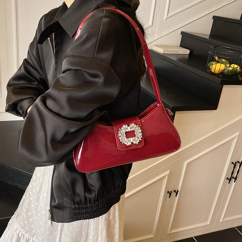 designer High-End Shiny Diamond Small Bag for Women 2025 New Trendy Fashion Patent Leather Glossy Underarm Bag Summer Textured Baguette Bag