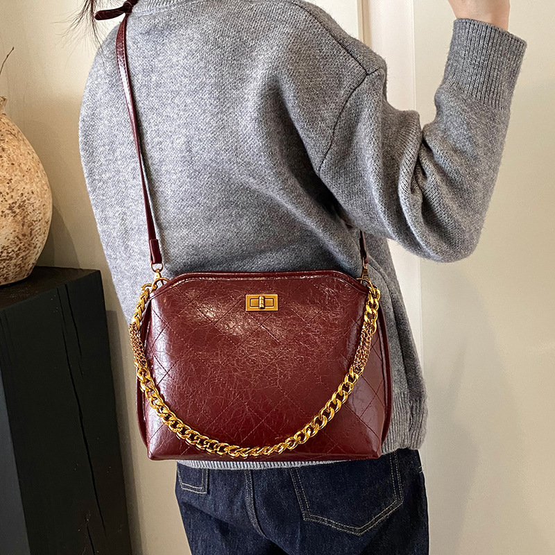 designer High-End Chain Quilted Chain Bucket Bag 2025 Winter New Fashion Handbag Shoulder Crossbody Bag for Women