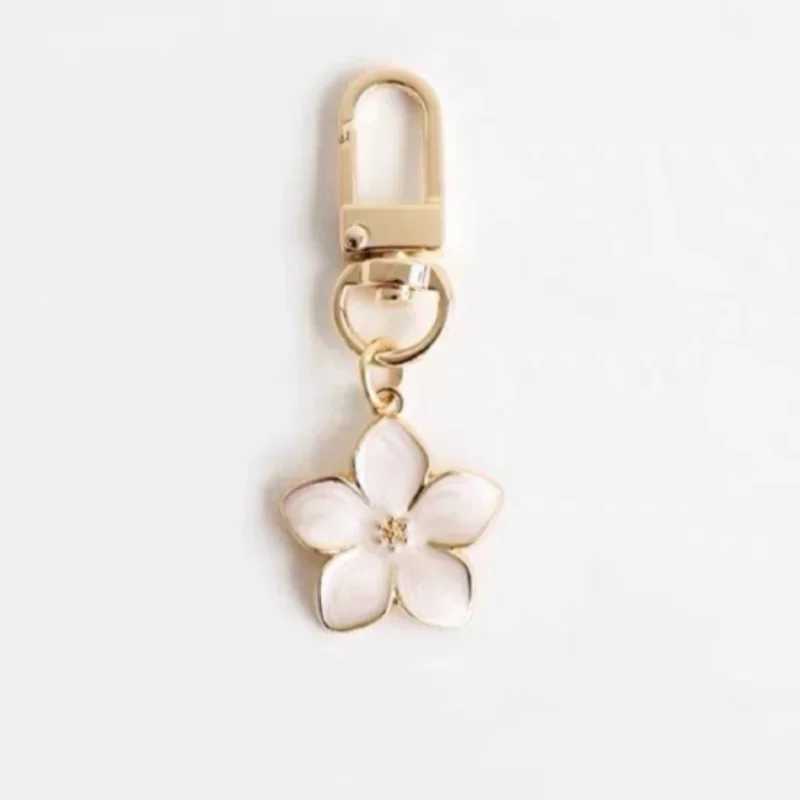 White Pear Blossom Keychain Cute Accessories Keychain Couple Matching Keyrings Pendant Wholesale Items For Boutique XJ250607
