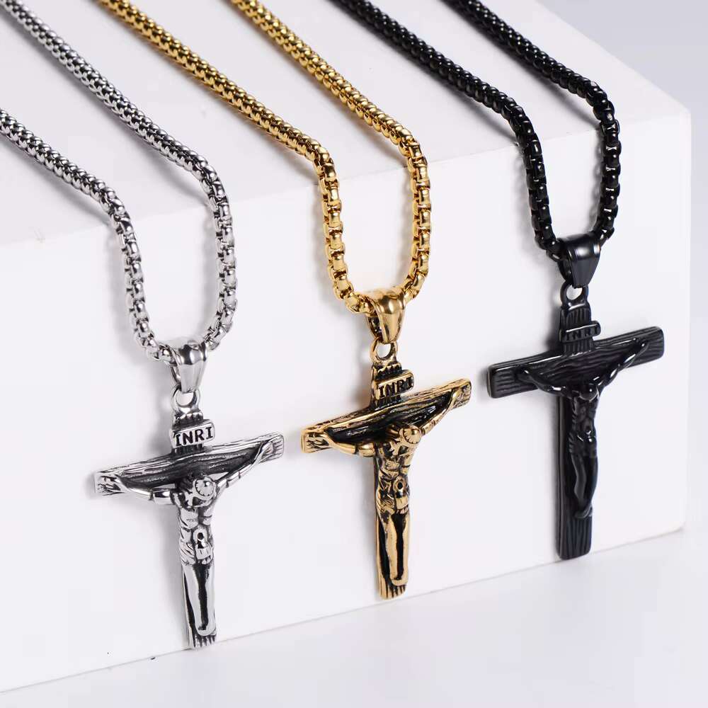 Wholesale Cross Necklace Religious Jewelry 18K PVD Gold Plated Stainless Steel Pendant Christian Jesus Cross Necklaces for Men