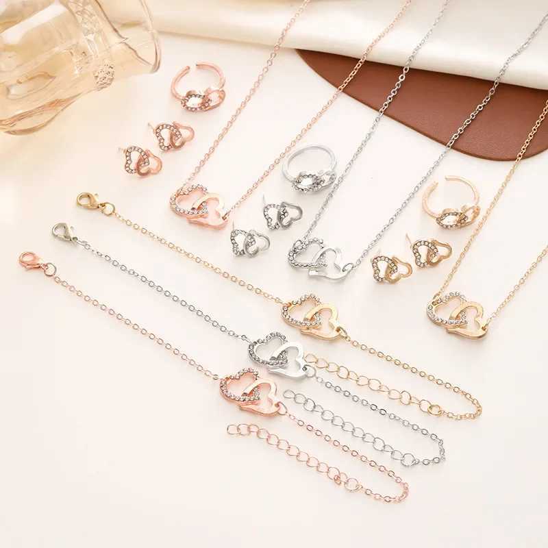 2024 Yeni Lks Basit ift Kalp Kolye Tak Seti Hafif Dn Hediyesi ift eftali Kalp Aksesuarlar Drt Paral Set Z250607