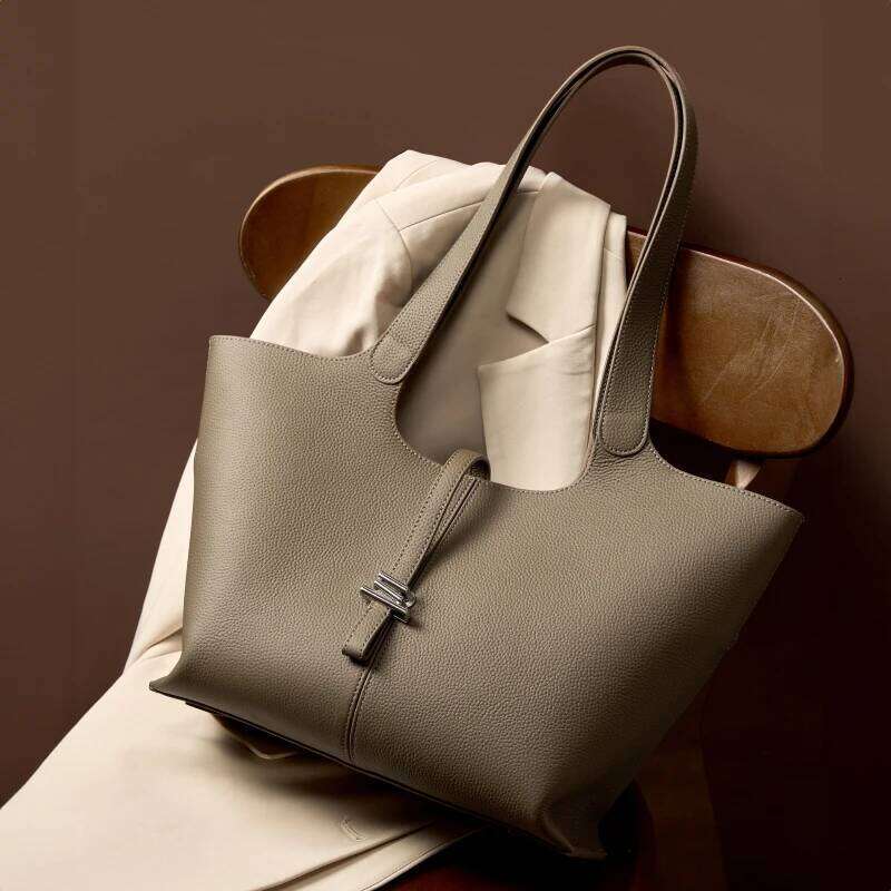 Head layer cowhide wind chime tote bag women, large capacity commuting single shoulder leather handbag for women