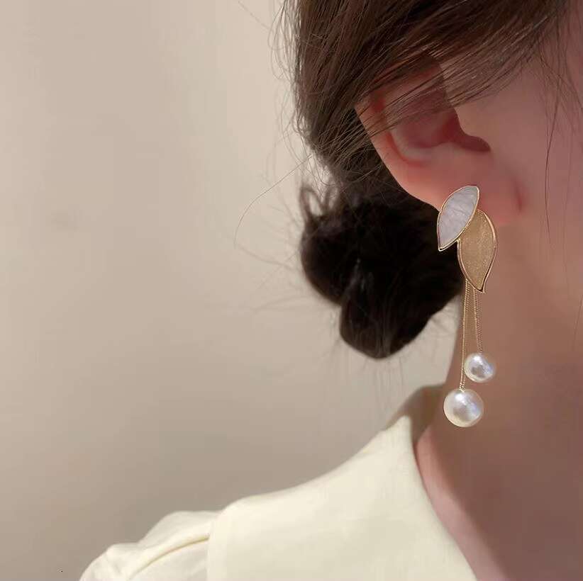 925 Silver Needle Korea Pearl Leaf Tassel Earrings Long Tassel Personality Temperament Earrings Wholesale