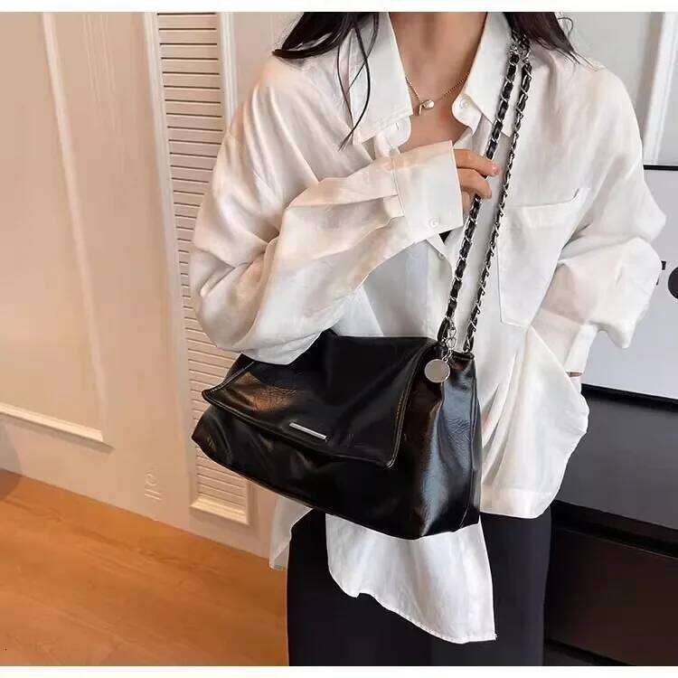 Retro fashion large capacity armpit tote spring summer simple chain shoulder diagonal cross women s bag