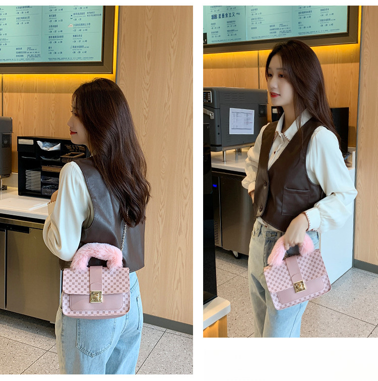 Free Shipping 2025 New Designer Bag Plush Luxury Wallet Color Blocked Trendy Small Square Bag Fashion Handbag Chain Printed Single Shoulder Diagonal C