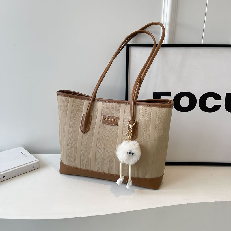 designer Large Capacity Commuter Tote Bag 2025 New Niche Versatile Color-Block Handbag Fashion Simple Shoulder Underarm Bag