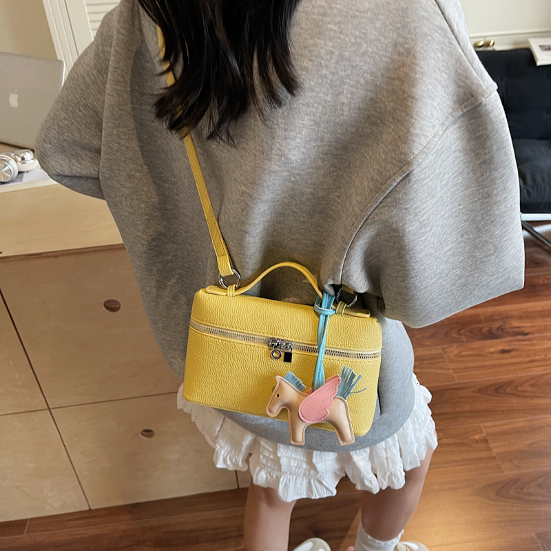 designer High-end Handbag Small Square Bag 2025 New Women's Bag Summer Trendy Textured Handbag Crossbody Bag Commuter Women's Bag