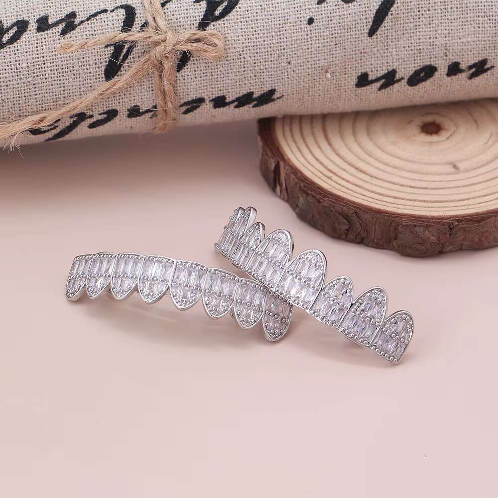 Customized ice tooth denture for men and women, dental jewelry with 925 silver and 18K gold, 4 micro-set moissan braces.