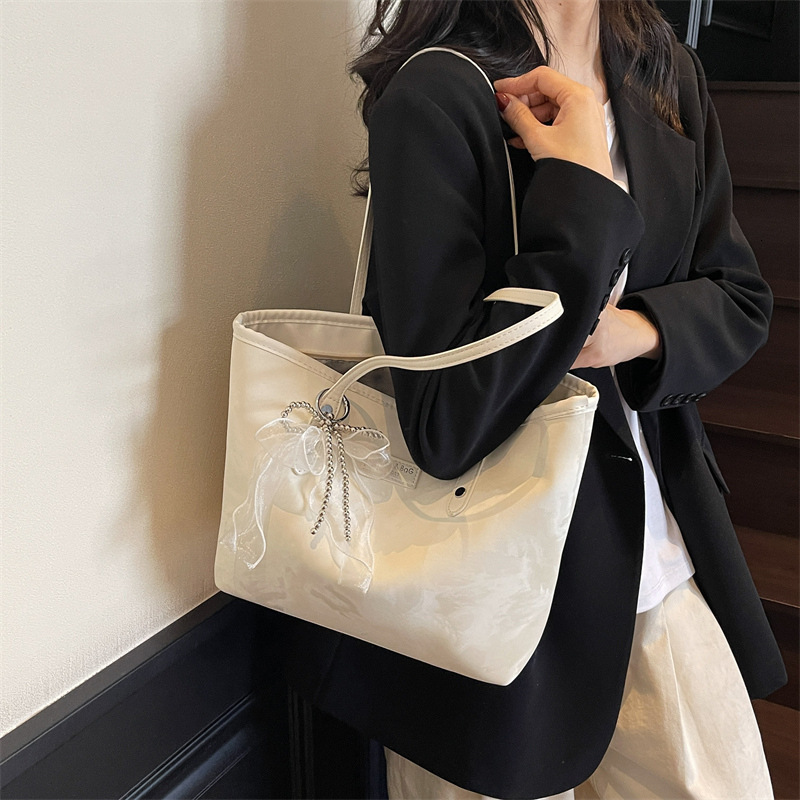 designer Korean Style Fashion Large Capacity Tote Bag Fashion Commuter Bag for Women Summer 2025 New Versatile Shoulder Tot