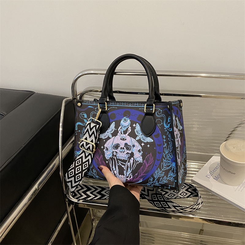 Luxury Brand Designer Bag New Graffiti Women's Textured Skull Print Casual Shoulder Crossbody Bag Fashion Large Capacity Handheld Bucket Bag