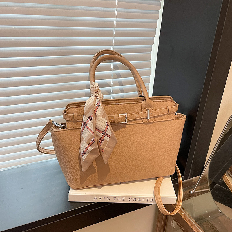 designer High-end Retro Handbag for Women 2025 Summer New Fashion Trendy Commuter Shoulder Bag Large Capacity Tot