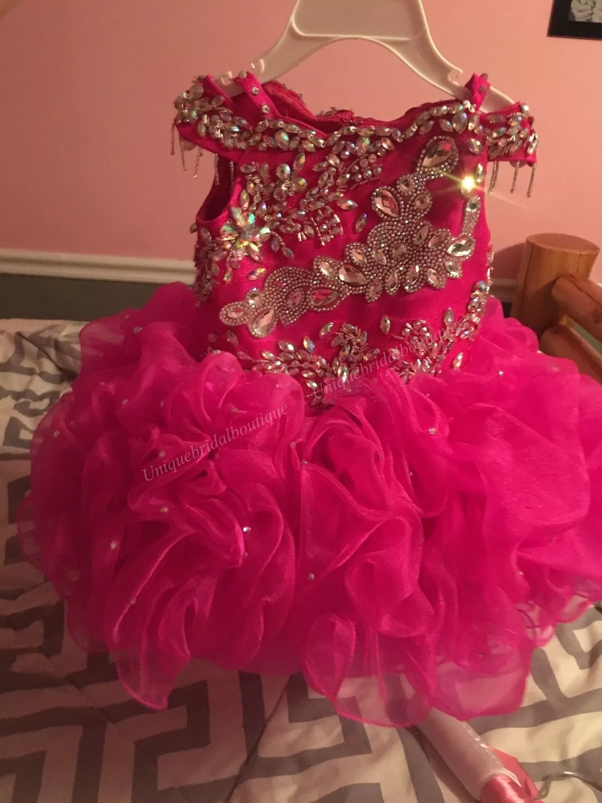 2026 Girls Pageant Dresses with Straps and Crystals Real Pictures Tiered Ruffled Organza Cupcake Girls Gowns Off Shoulder Fuchsia Jade Custom Made