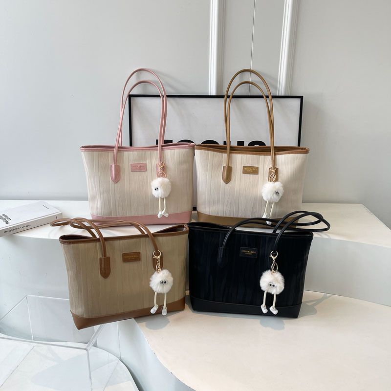 designer Large Capacity Commuter Tote Bag 2025 New Niche Versatile Color-Block Handbag Fashion Simple Shoulder Underarm Bag