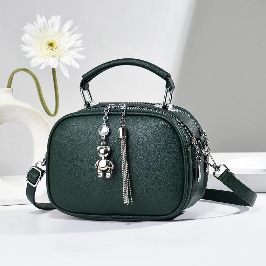 Free Shipping 2025 New Designer Bag High-end Bear Pendant Shoulder Bag Casual Fashion Handbag Luxurious And Elegant Women's Wallet