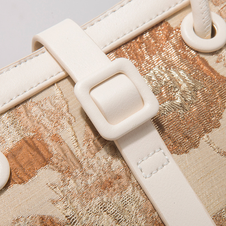 Free Shipping Chinese Flower Embroidery Handbag Designer Wedding Bride Bag Women's 2025 Summer New Large Capacity Fashionable Printed Shoulder Ba